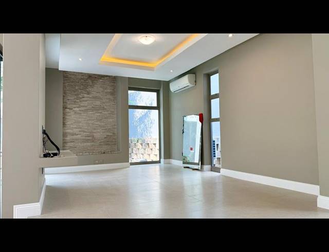 3 BEDROOM PROPERTY TO RENT IN BRYANSTON WEST